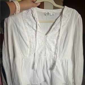 Hollister Women's white Floral Blouse